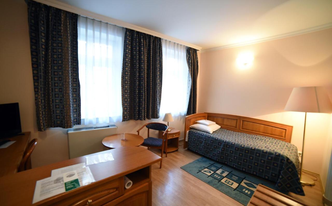 Hotel Pannonia Μίσκολτς Εξωτερικό φωτογραφία
