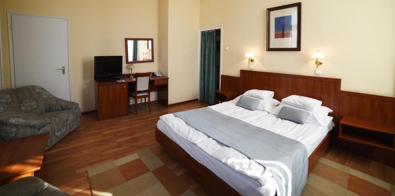 Hotel Pannonia Μίσκολτς Εξωτερικό φωτογραφία