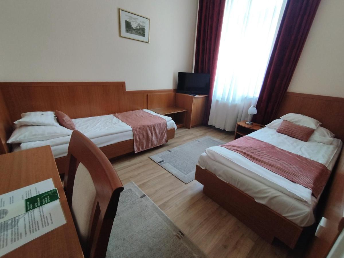 Hotel Pannonia Μίσκολτς Εξωτερικό φωτογραφία