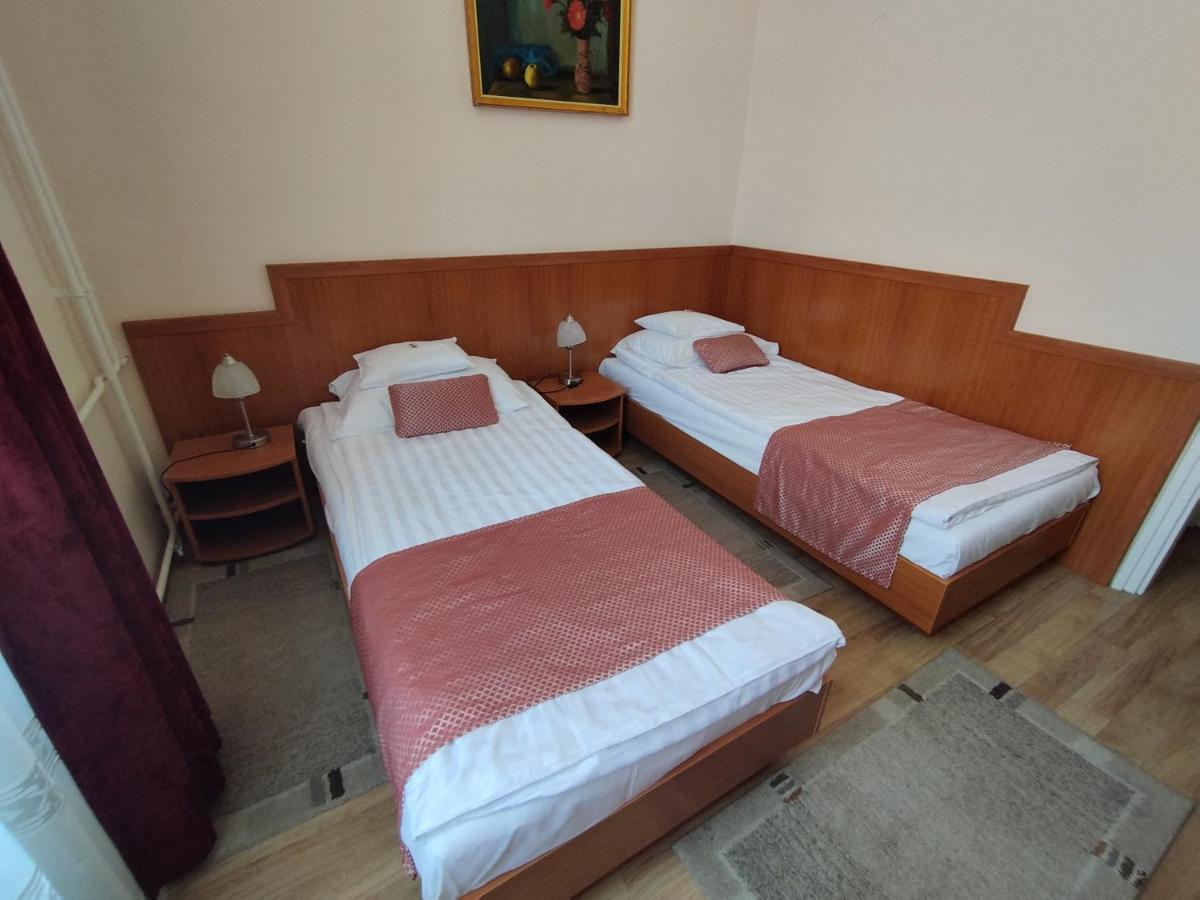 Hotel Pannonia Μίσκολτς Εξωτερικό φωτογραφία