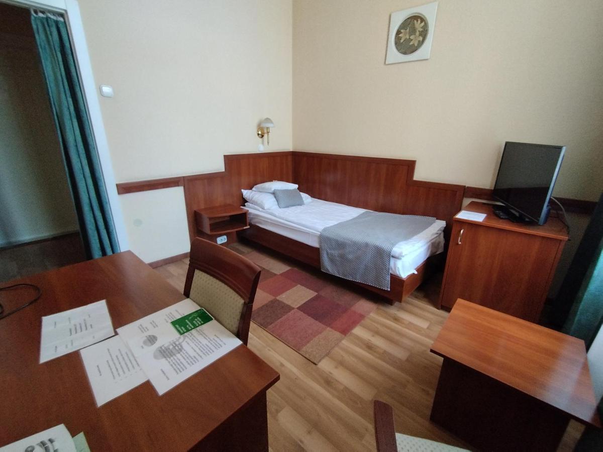 Hotel Pannonia Μίσκολτς Εξωτερικό φωτογραφία