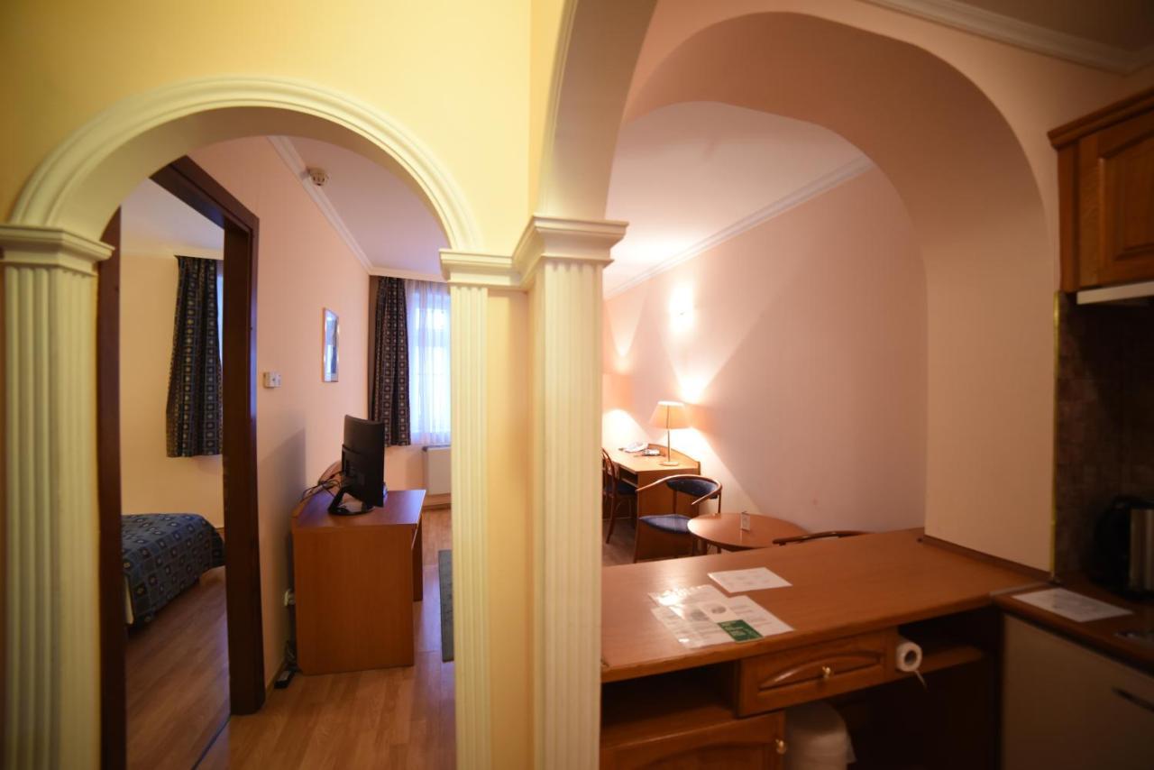 Hotel Pannonia Μίσκολτς Εξωτερικό φωτογραφία